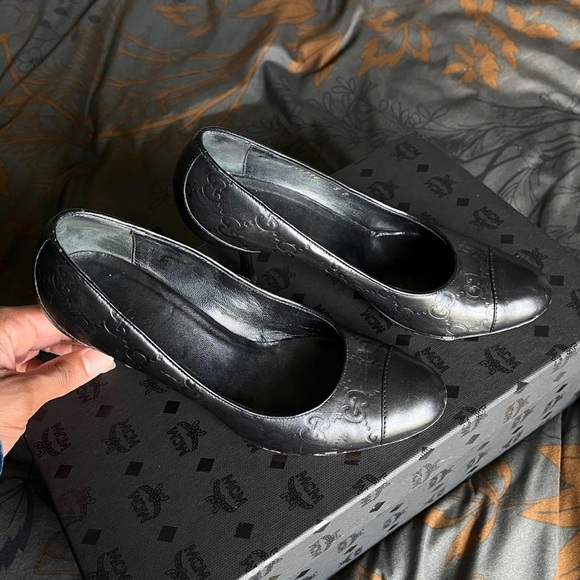 Authentic Monogrammed Gucci Kitten Heels | 5B | Black main image 2